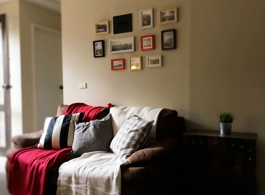 Cosy, cushiony, couch!