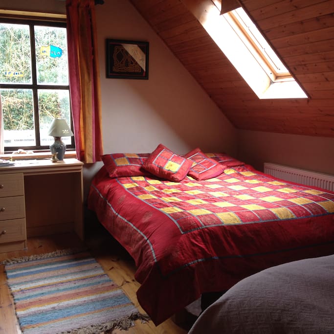 Main Bedroom, sleeps 3