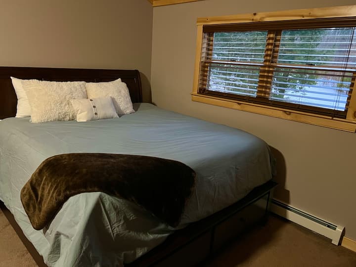 Dhomë gjumi kryesore "California King"