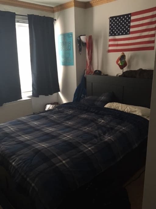 Bedroom - Queen Bed