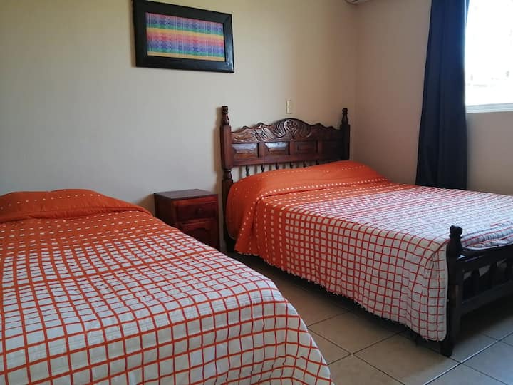 Spavaća soba, ima klima-uređaj.