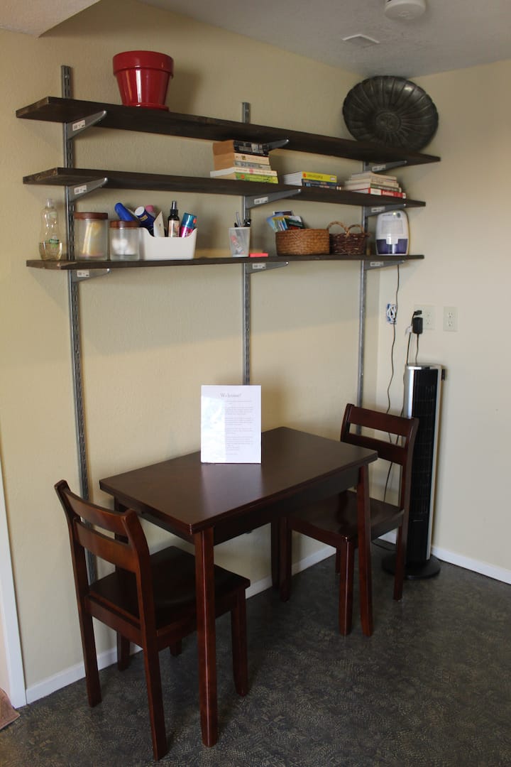 Mission Hills - Cozy Canyon Condo - Coronado Island, CA