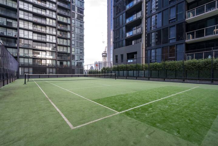 3 Bedroom Apartment in Southbank gallery image 4