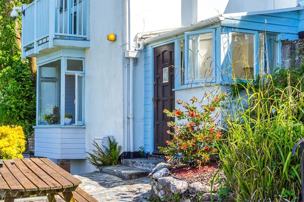 Looe Self Catering with Stunning Panoramic Harbour Views
