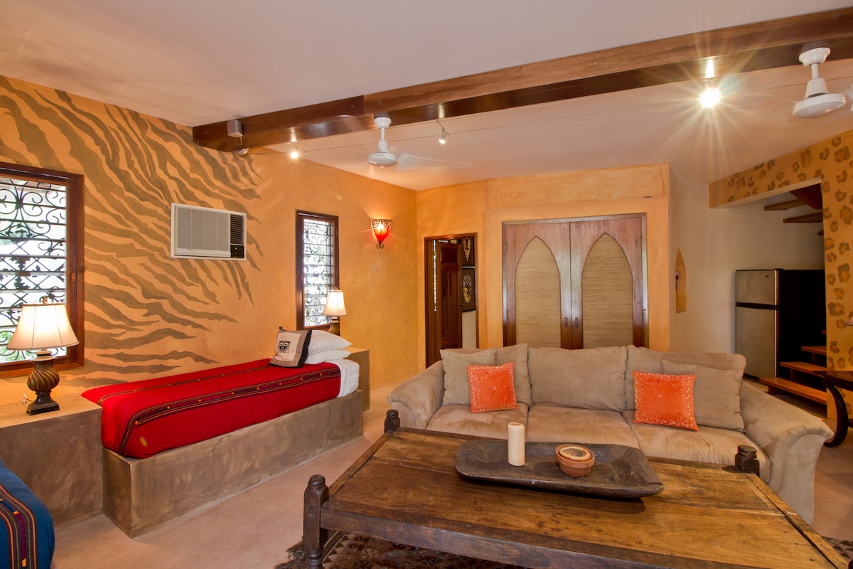 Дневна и спалня на приземния етаж