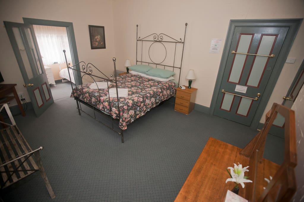 Room No 5. Family Room. Sleeps 4.