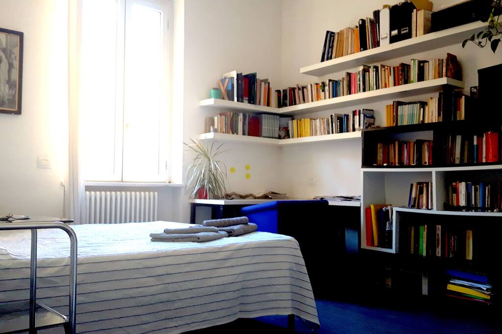 Art books and guides at your disposal