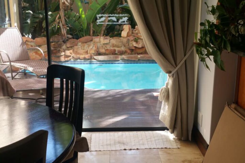 dining room to pool