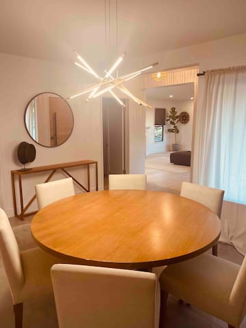 Near LAX, walk to SoFi, Ping-Pong, Peloton Bike