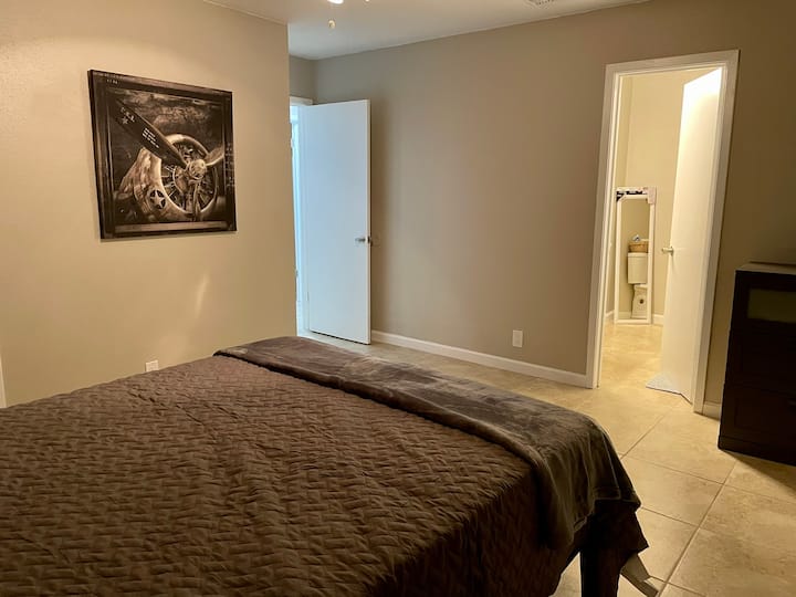 Главни спални соби и бањи