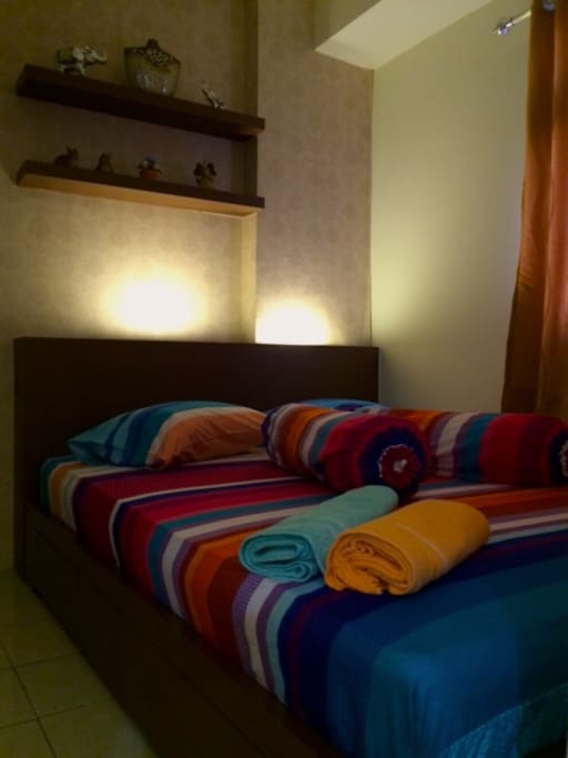 main bedroom (queen size bed)