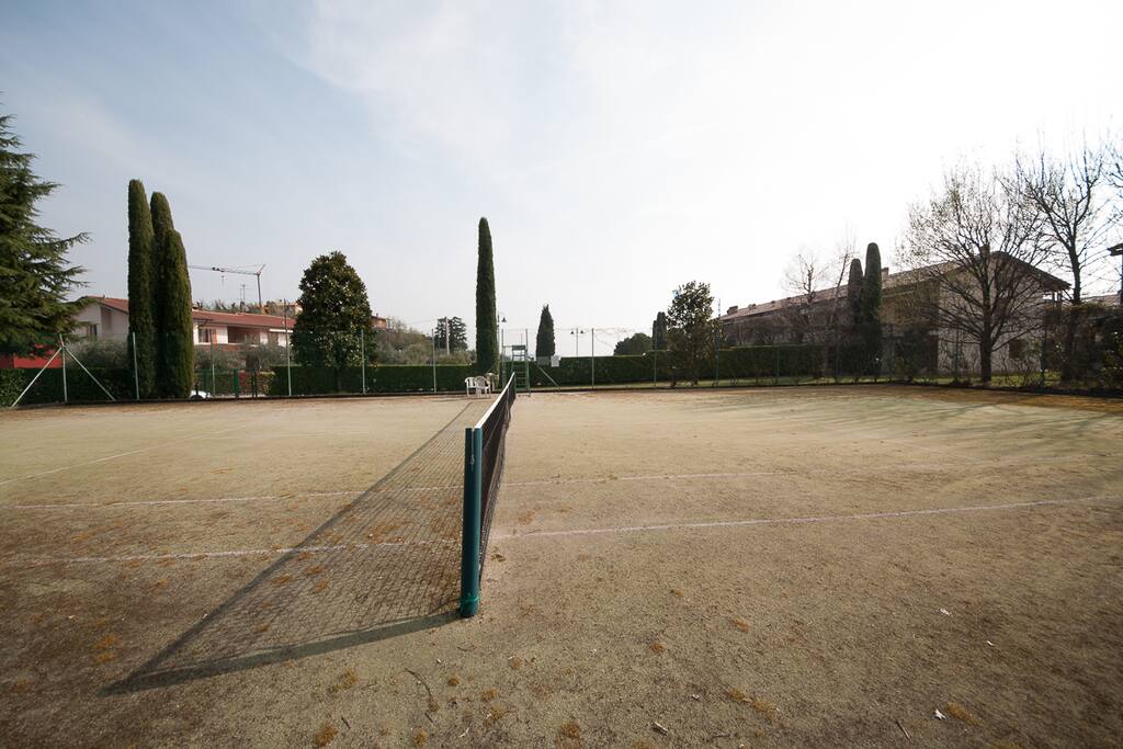 vista del campo da tennis