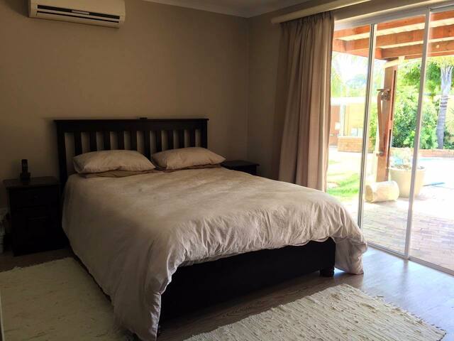 De Bron Family Home gallery image 3