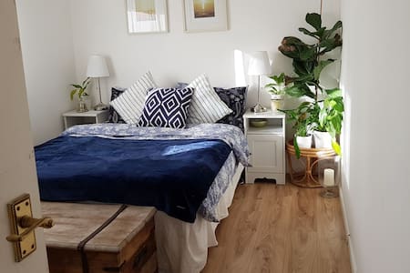 FLORAL (Double room) @ Blueberry Linden Place