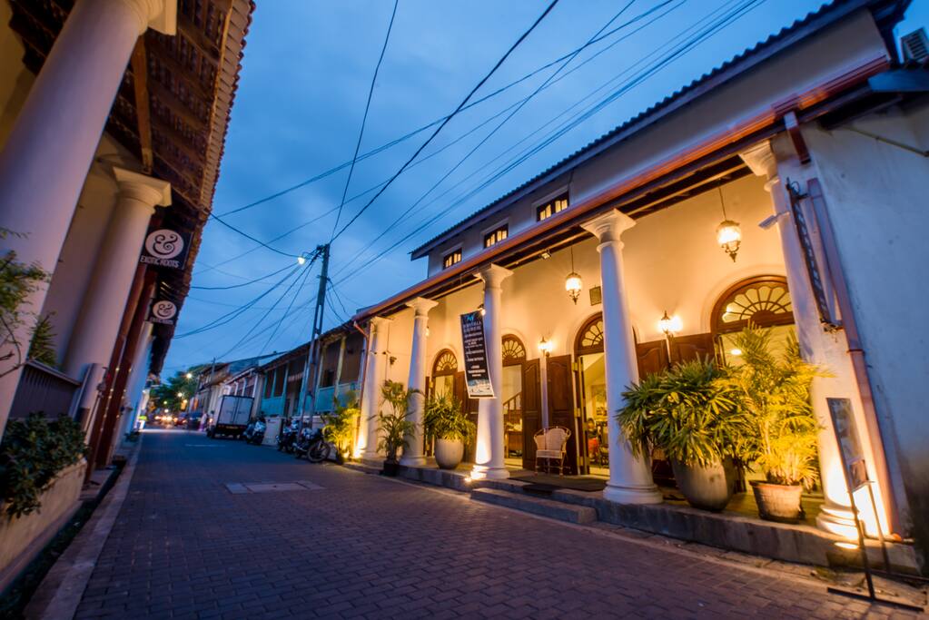 Villa's Front