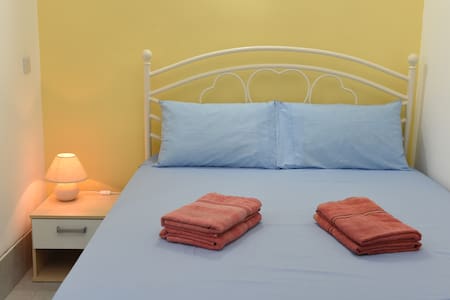 Cosy Air-conditioned Studio Marsalforn Beach