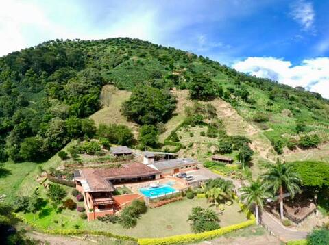 Finca Hotel El Clavel
