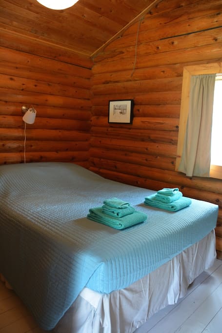 Birch Cabin - Queen Bed