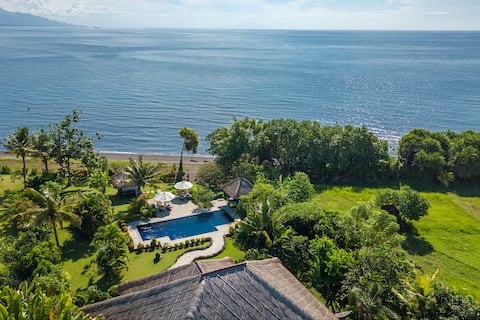 5* Beachhouse Ayu: private chef and private pool
