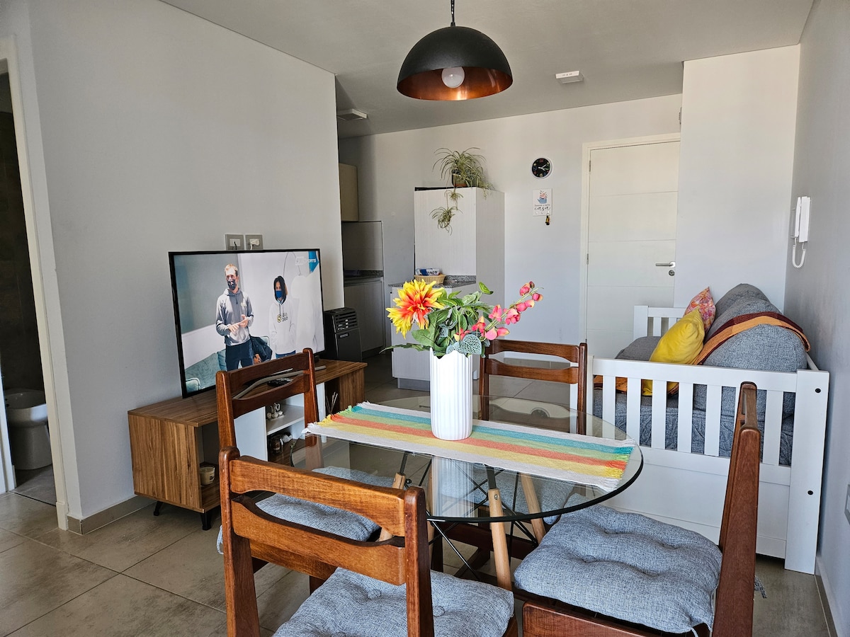 Successful Airbnb property: Modern apartment with city views. in Córdoba