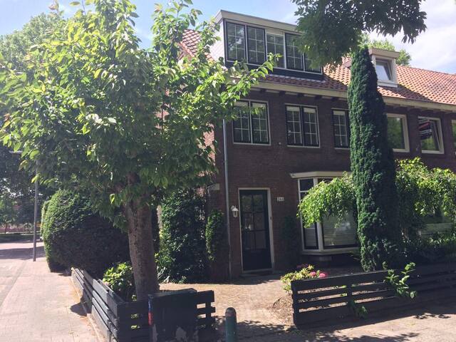 Rotterdams Stadshuis met zonnige tuin gallery image 5