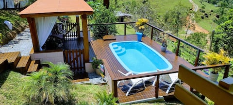 House in the mountains/Recanto dos Medeiros in SAI