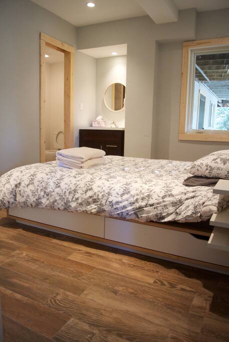 Master bedroom with en-suite bathroom