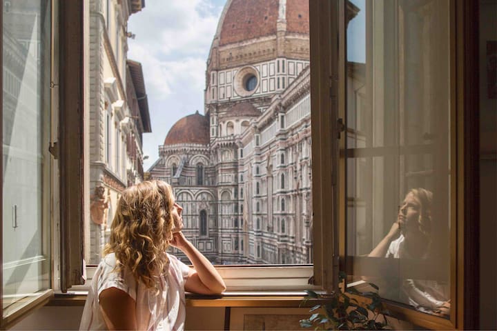 Window to the Duomo • Unique artist studio