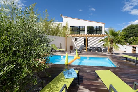 Villa Holidays – Heated & private pool – air conditioning