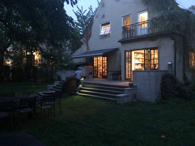 Charming villa with garden in central Oslo