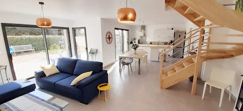 Top performing Airbnb: Île Tudy: 3-star 98 m2 house 50 m from the beach - 6 people in île Tudy