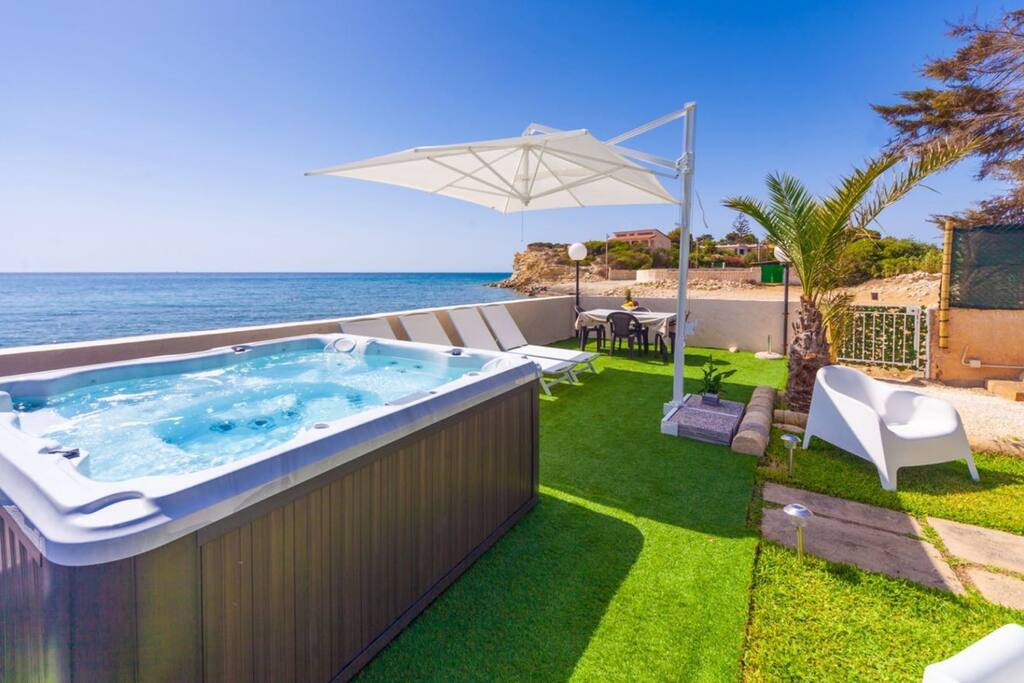 Terrazza sul mare con idromassaggio