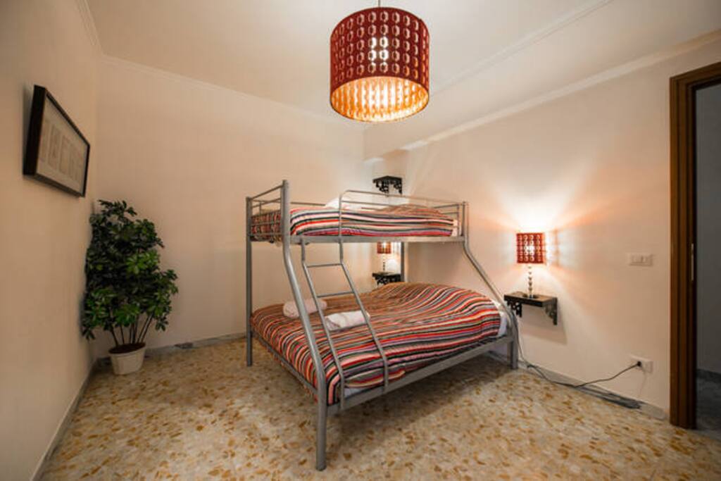 Double room with upon 1 single bed and private bathroom