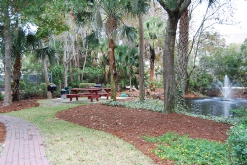 Picnic & Grill Area