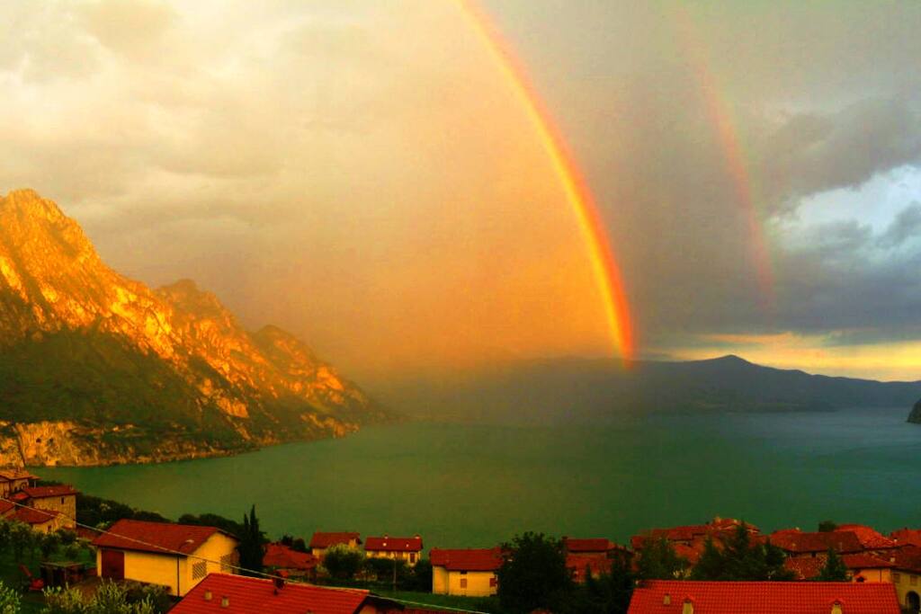 Lo scenario con arcobaleno