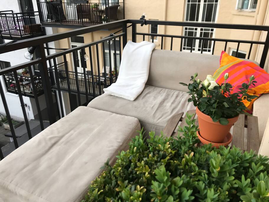 On sunny days the lounge is the "hottest spot" in the city ;)