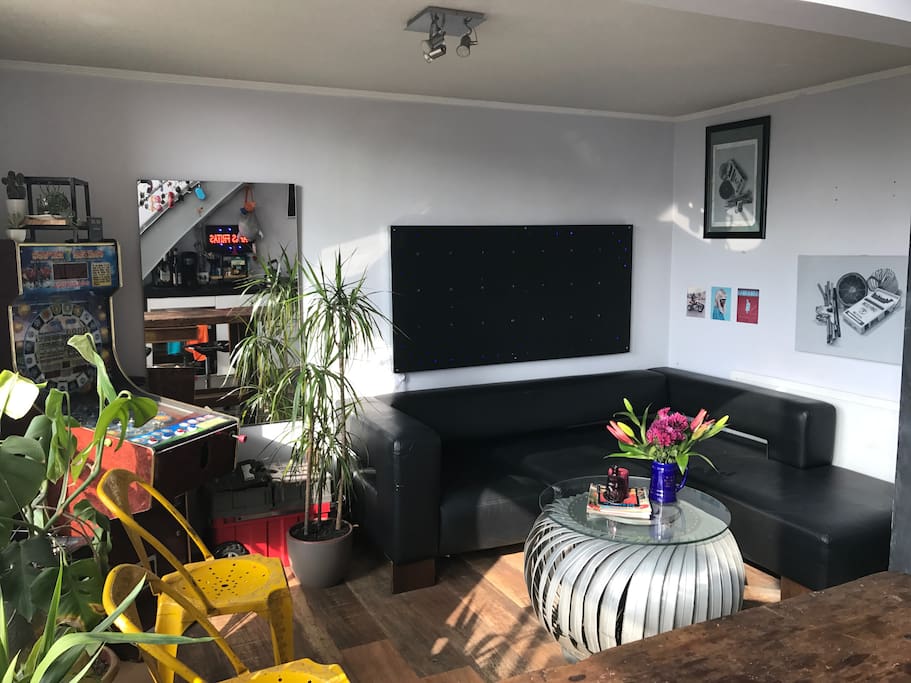 LIVING AT DAY
