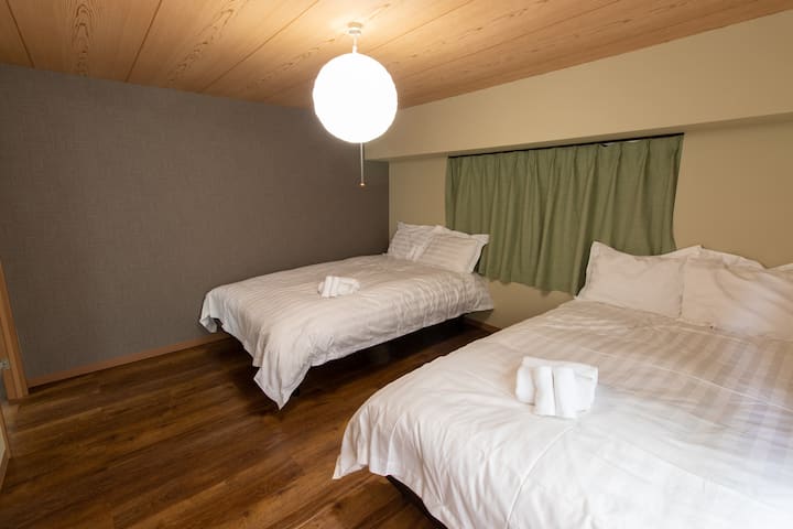 Chambre de style japonais avec 2 lits doubles 2/F