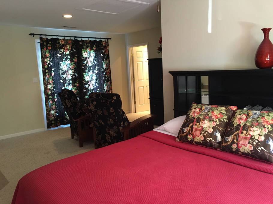 upstairs master suite