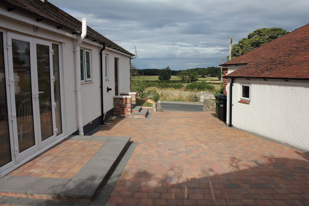 Main driveway to road