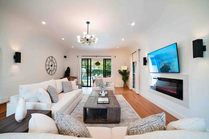 Elegant 6BD Villa- Pool & Fireplace -Beverly Hills gallery image 3