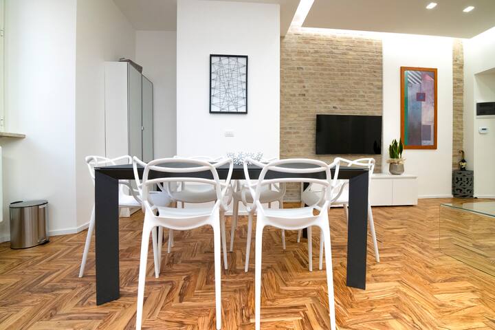 AMAZING APARTMENT a few steps from TERMINI STATION gallery image 3
