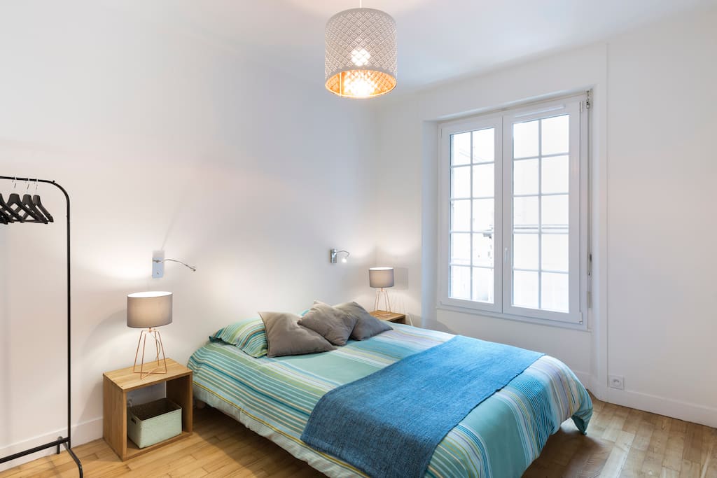 1ère chambre, lit 160x200cm