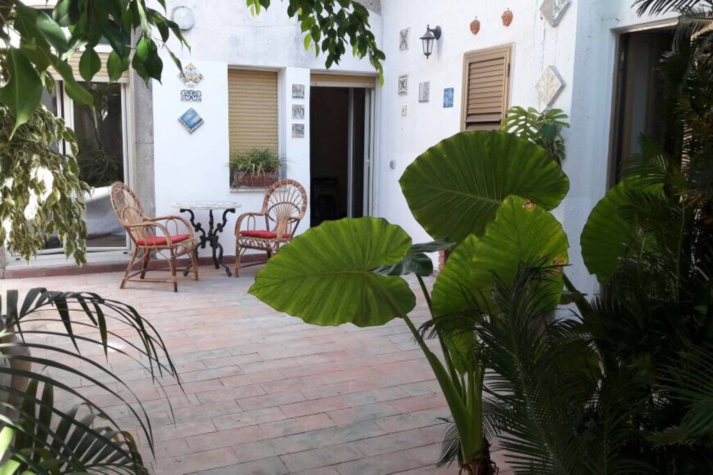 il patio adiacente al giardino