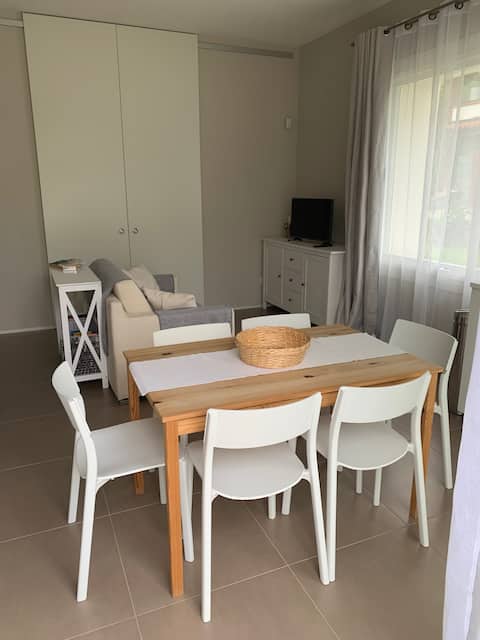 Proprietà Airbnb di successo: Large two-room apartment in a villa, with patio and parking a Bergamo