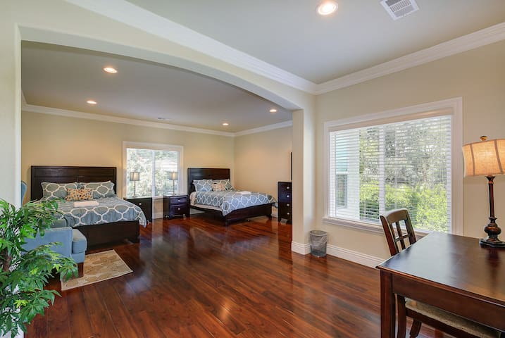 Rowland Retreat gallery image 4