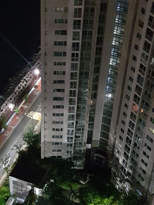 거실로보이는수변공원연결산책로