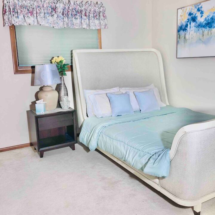 Second bedroom also features a queen sized bed. 