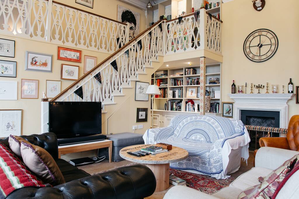 The sitting room with Sky TV, Wifi and Sonos Speakers