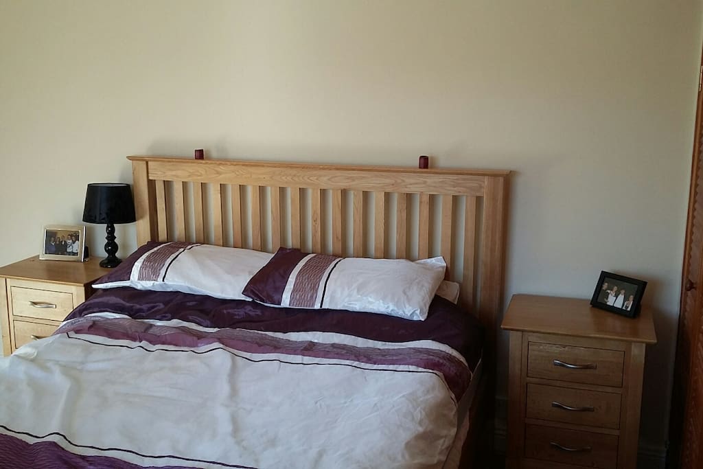 King size bed